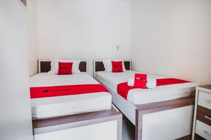 Reddoorz Plus Near Semanggi Yakarta Habitación foto