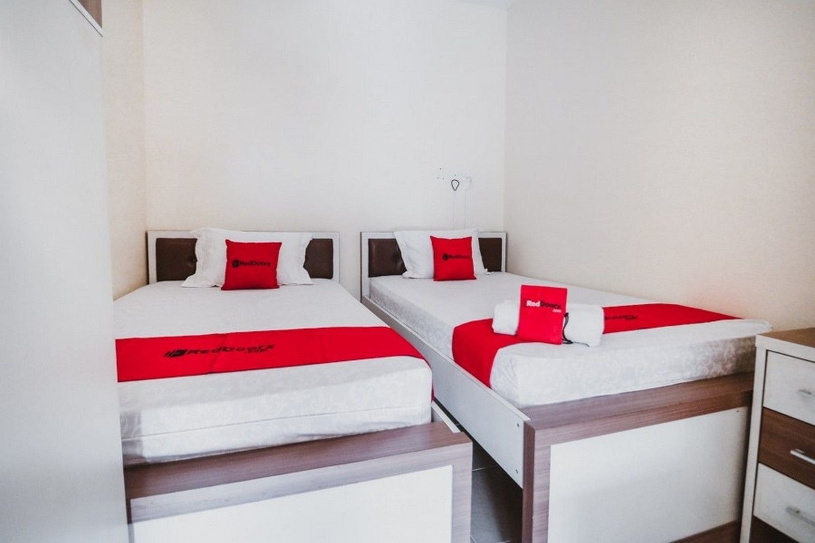 Reddoorz Plus Near Semanggi Yakarta Exterior foto